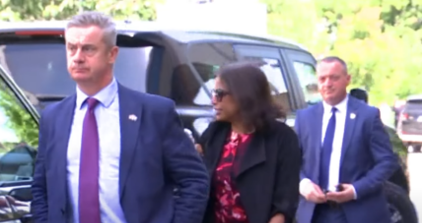 Përpjekja finale për konstituim, ambasadorët e huaj arrijnë në Kuvend