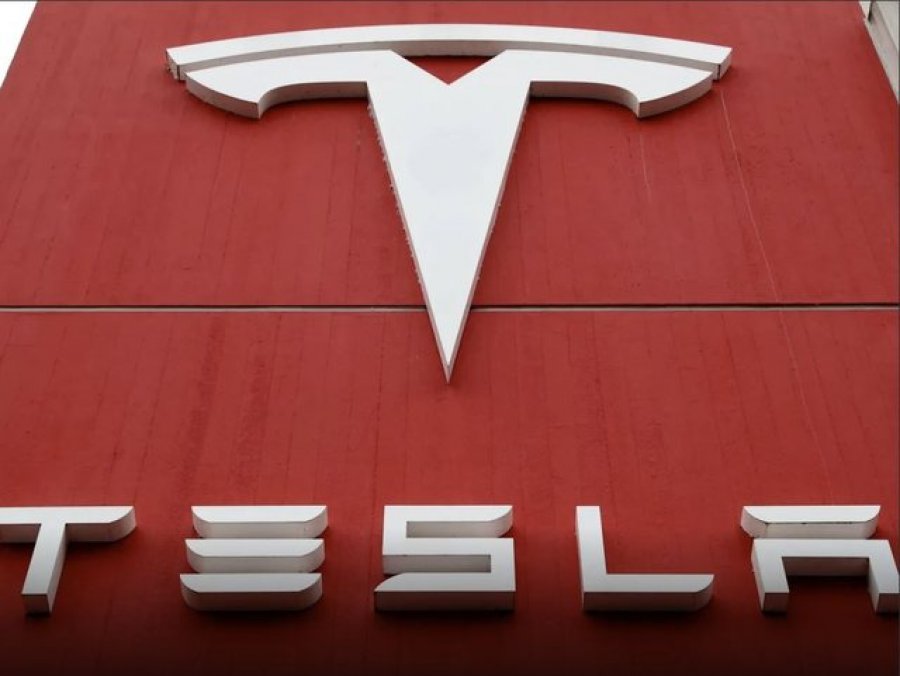 TESLA - Kompania ndërton makina elektrike me kosto të përballueshme