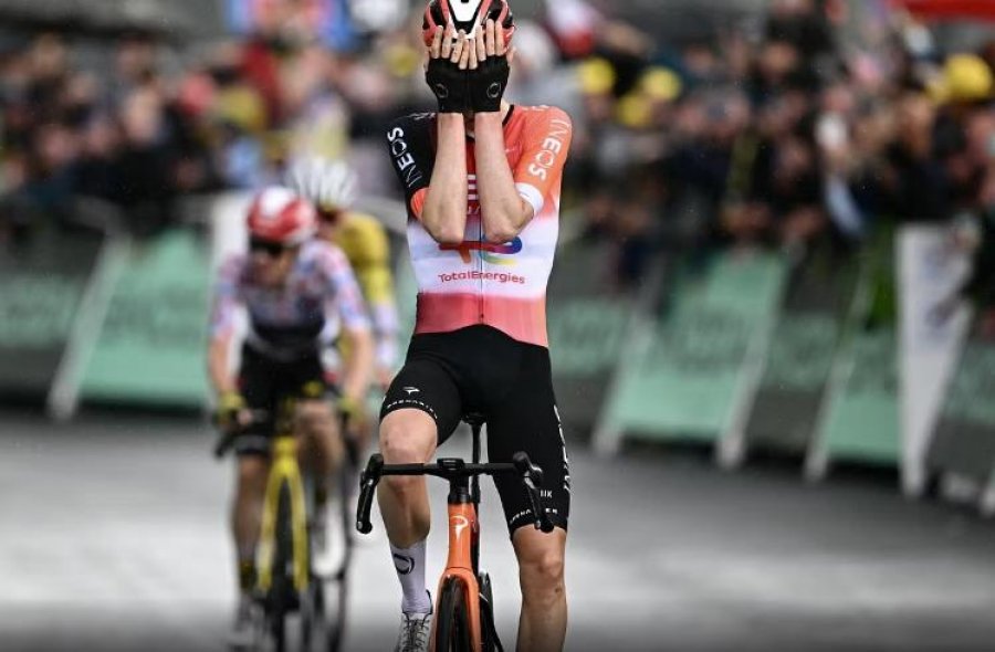 Tour de France/ Arensman fiton etapën e 19-të, lë pas Vingegaard dhe Pogacar