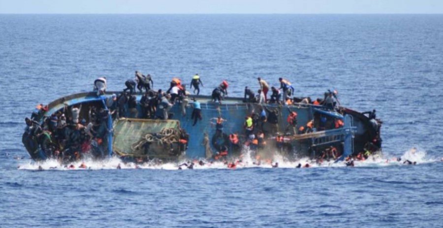 Përmbyset varka me emigrantë/ Viktima dhe të zhdukur në brigjet e Libisë