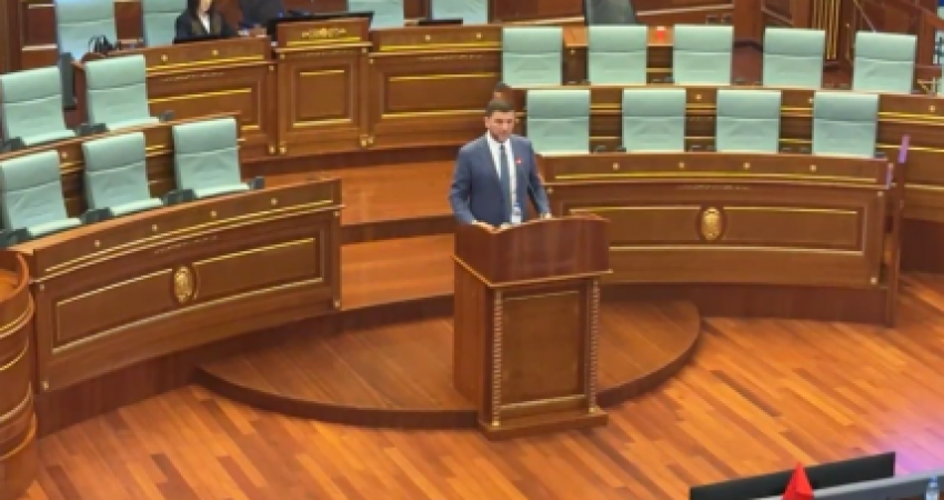 Krasniqi: Kurti po tenton të instalojë diktat në Kuvend