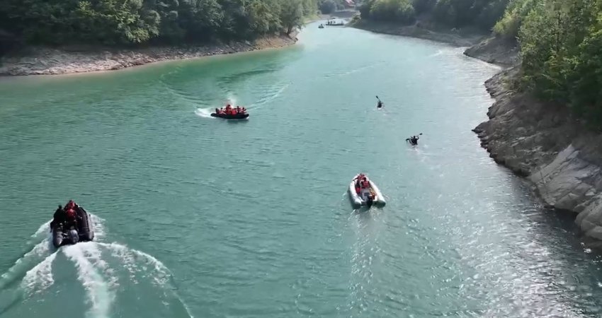 Vazhdojnë kërkimet për 33-vjeçarin që dyshohet se u mbyt në Liqenin e Ujmanit