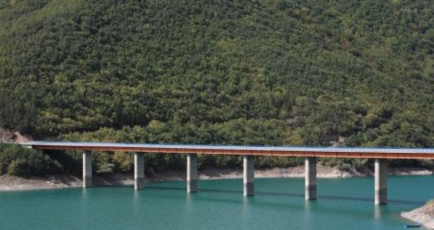 Kërkimi i 33 vjeçarit që u hodh në Ujman, policia po e skanon zonën