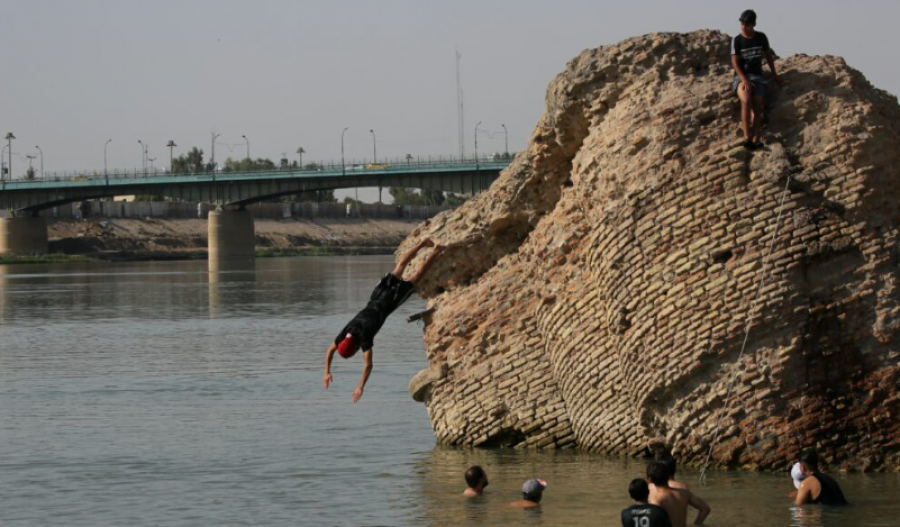 Irak / Temperaturat në Bagdad arrijnë deri në 51 gradë Celsius