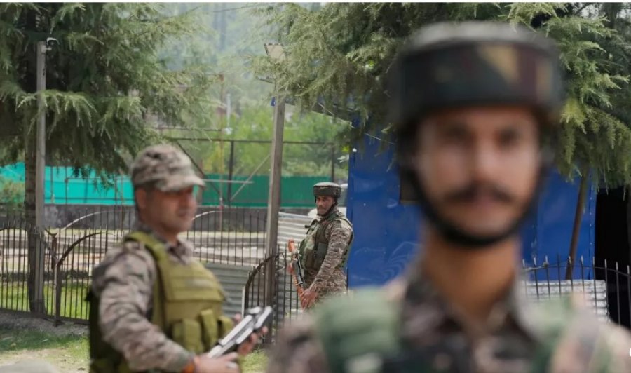 India thotë se tre militantë të dyshuar janë vrarë në shkëmbim zjarri në rajonin e diskutueshëm të Kashmirit