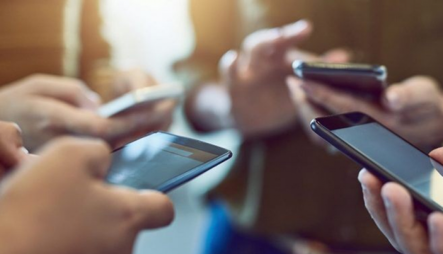 Metoda 20-20-20/ Si të bëjmë 'detox' nga pajisjet dixhitale. Sidomos për sytë