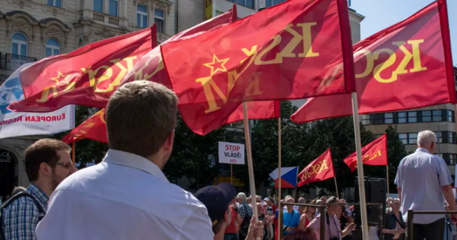 Republika Çeke ndalon propagandën komuniste