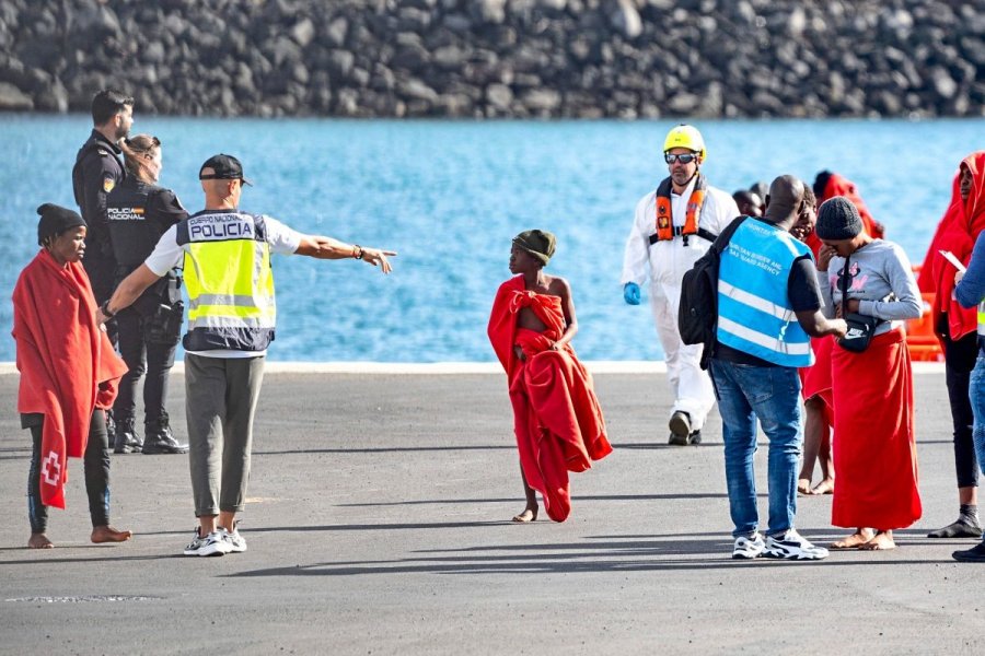 Arrestime pas raportimeve për abuzim me emigrantë të mitur në Ishujt Kanarie, mbyllen qendrat