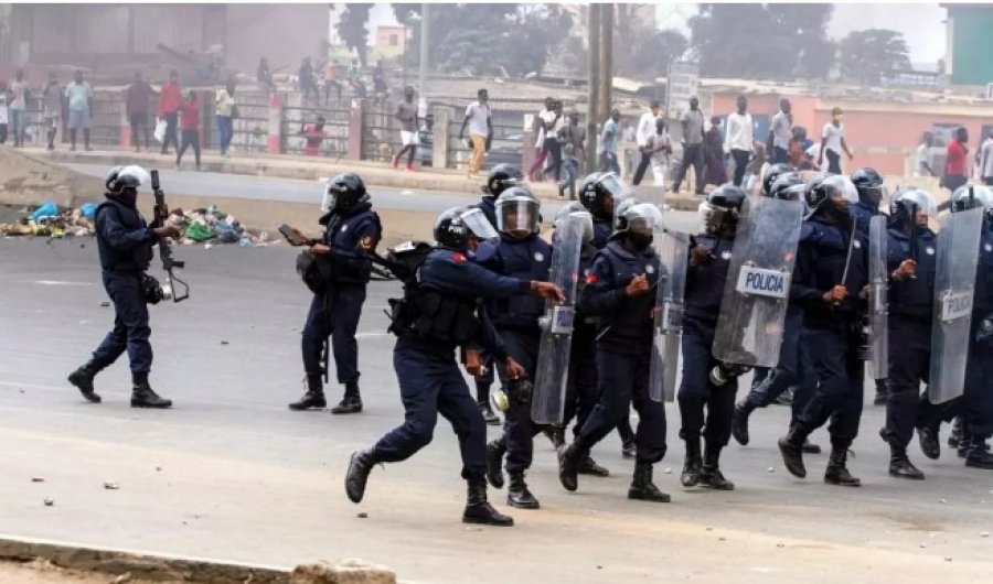 Protestat për çmimin e karburantit përshkallëzohen në dhunë në Angola: Katër të vrarë dhe qindra të arrestuar