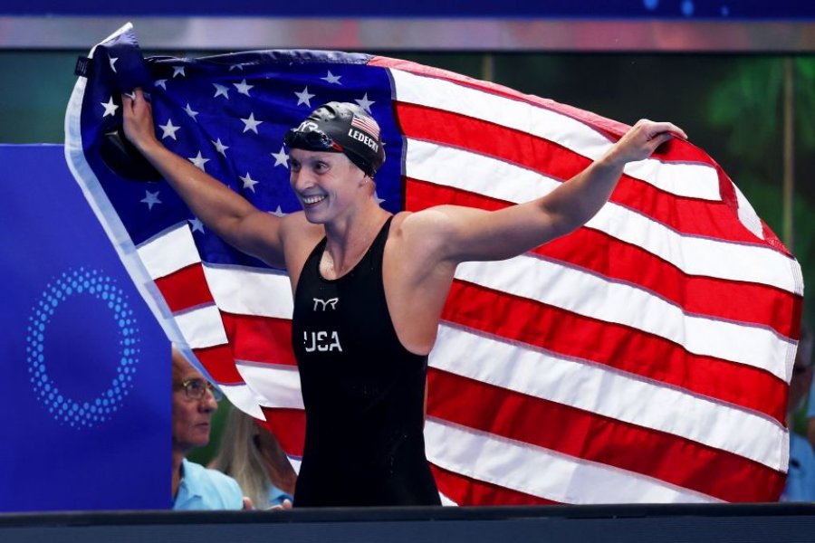 Katie Ledecky vazhdon të shkruajë histori, fiton medaljen e 22-të të artë në Botëror