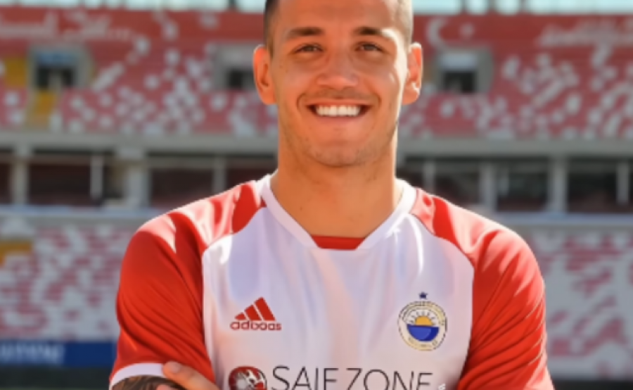 Rei Manaj befason me klubin e ri, joshet nga paga stratosferike