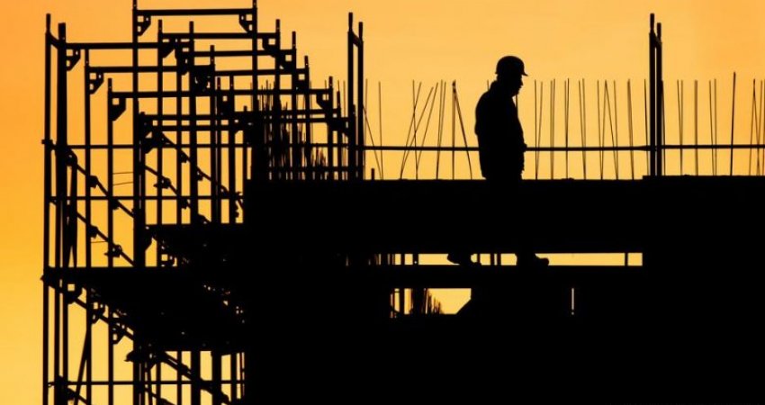 Vdekja e 40-vjeçarit në vendin e punës, ndalohen për 48 orë mbikëqyrsi dhe investitori i punimeve
