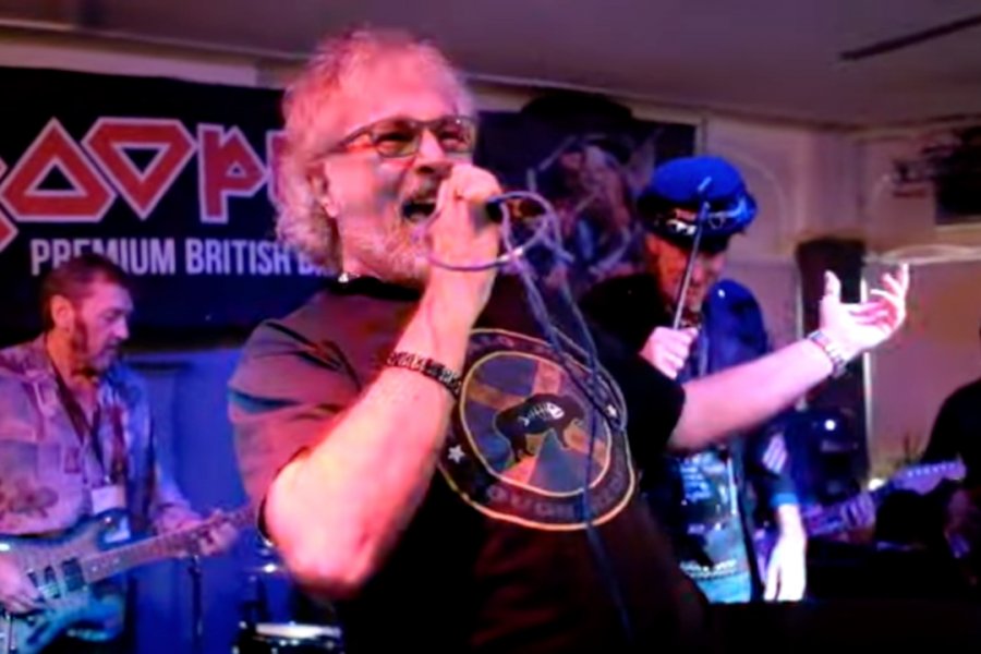 Paul Mario Day, këngëtari i parë i ‘Iron Maiden’, ndërron jetë