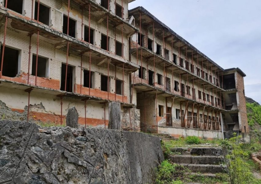 'Tragjikomike': Ish-të burgosurit politikë në Shqipëri ende në pritje të dëmshpërblimit