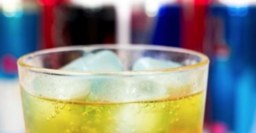 Vodka në pijen energjitike/ Alarm në SHBA, kompania tërheq pijen nga tregu