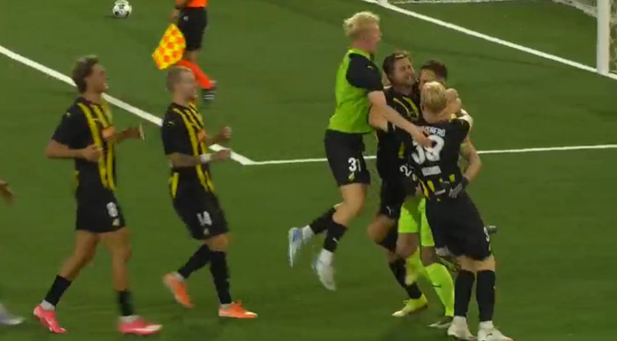 Europa League/ Pret dhe shënon penalltinë vendimtare, Etrit Berisha eliminon Anderlehtin e Besnik Hasit