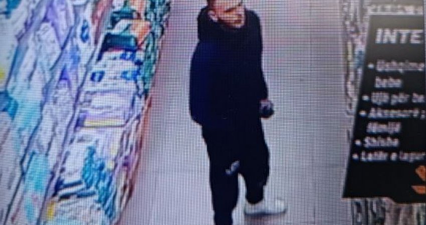 Policia kërkon ndihmë për identifikimin e personit të dyshuar për vjedhje