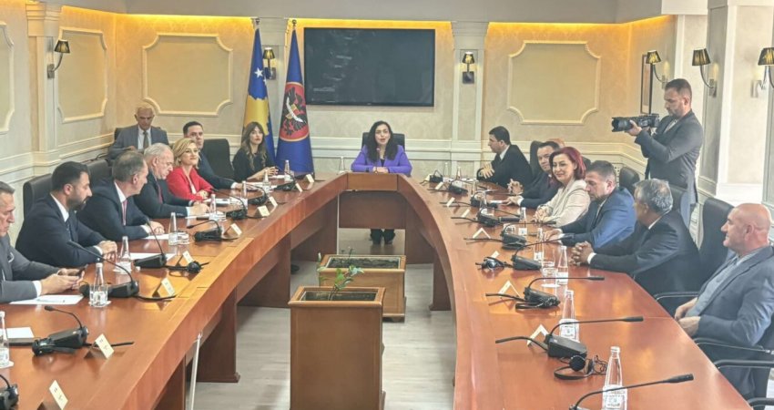 Nis takimi i presidentes Osmani me subjektet politike, pritet caktimi i datës së zgjedhjeve lokale