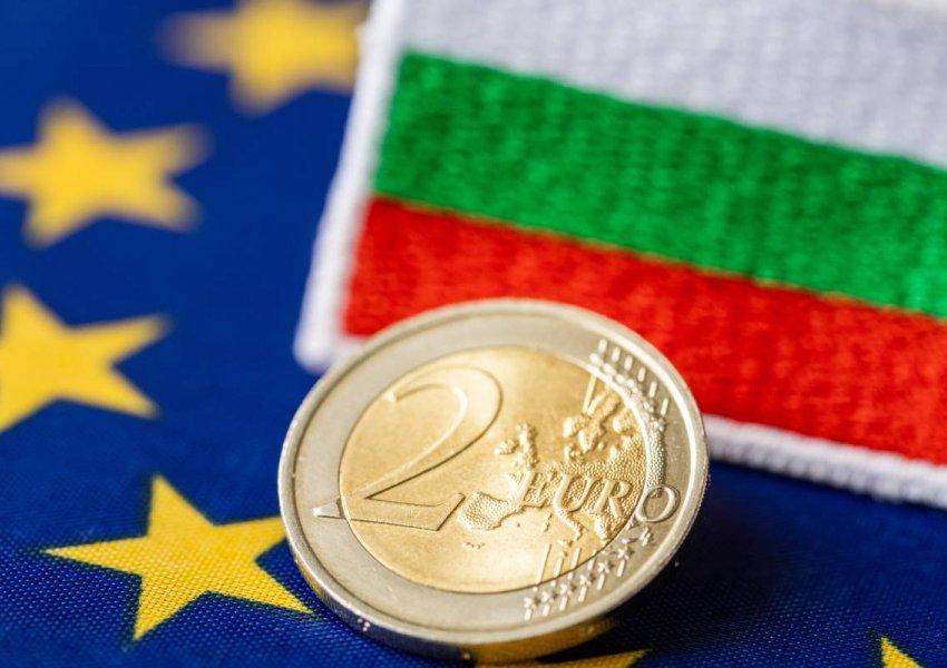 Komisioni Evropian i jep dritën jeshile Bullgarisë për të miratuar monedhën euro, vitin e ardhshëm