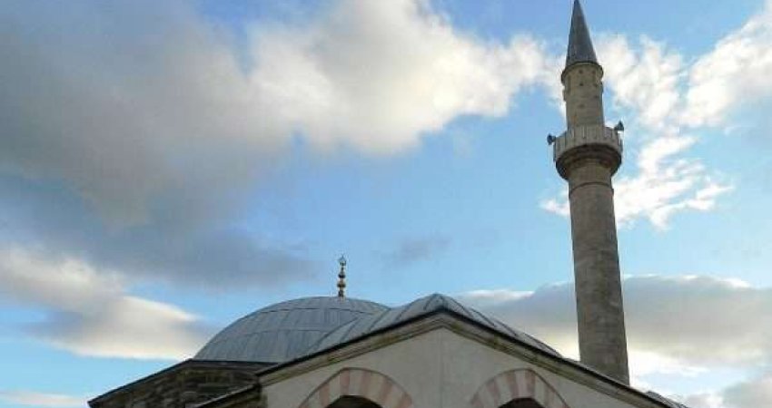 BIK: Namazi i xhumasë është obligim edhe nëse Bajrami bie në të njëjtën ditë
