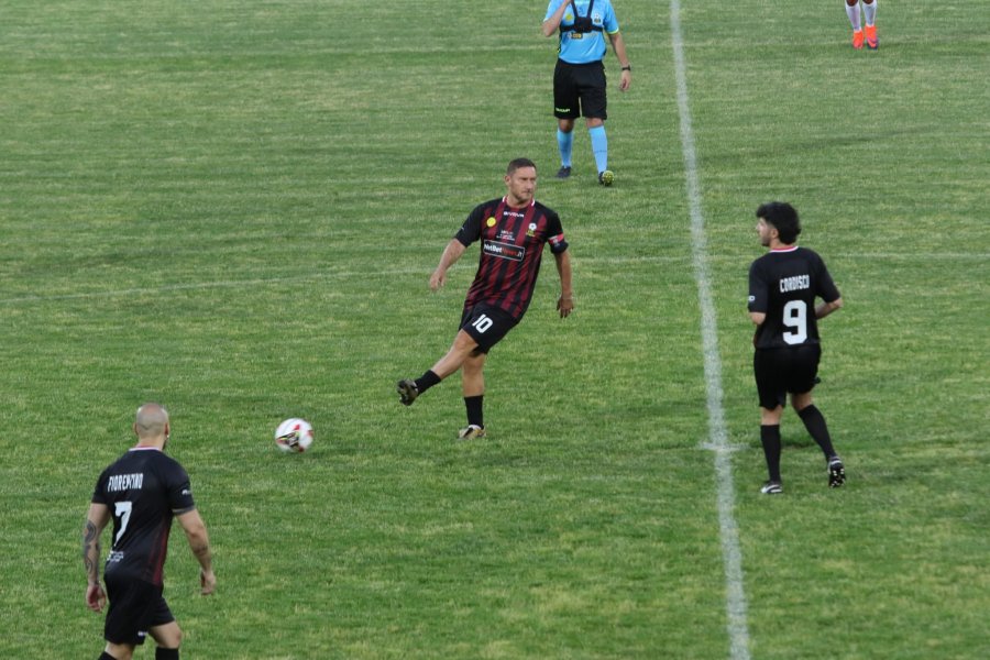 Totti ‘shkund’ futbollin modern: Ka humbur teknika, duhet të rikthehemi te fëmijët
