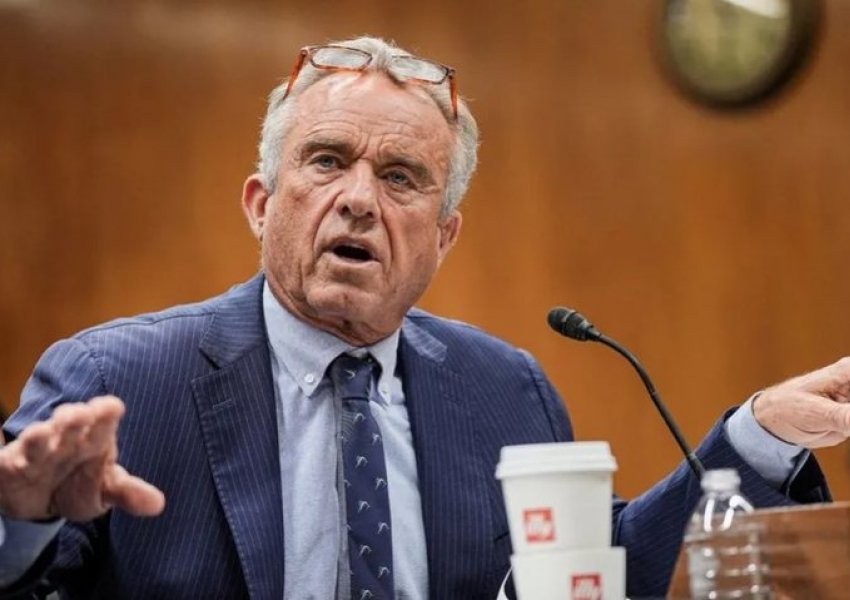 Robert F Kennedy Jr shkarkon të gjithë komitetin e vaksinimit