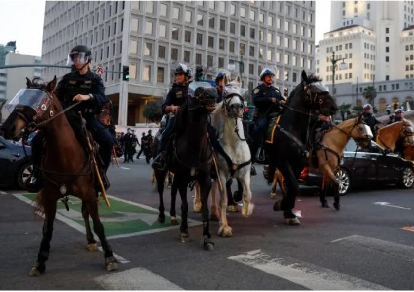 Zhvillimet nga protestat e rrëmujshme/ Arrestime masive në Los Angeles ndërsa policia zbaton shtetrrethimin gjatë natës