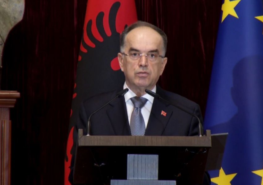 Kosova zgjedh kryetarin e Kuvendit/ Begaj uron Dimal Bashën: Bashkëpunimi politik, një domosdoshmëri 