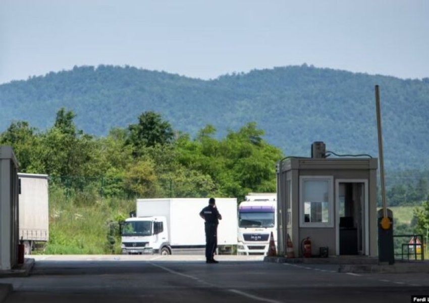 Beogradi: Kosova ka ndaluar tre pjesëtarë dhe një ish-polic të MPB-së serbe
