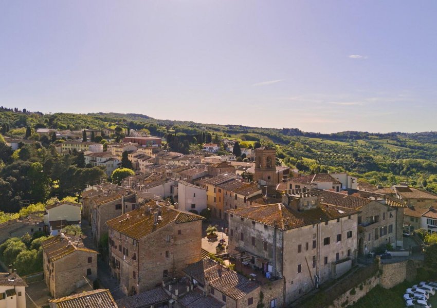 Itali/ Shqiptari i shpëton jetën të riut që po hidhej nga lartësia