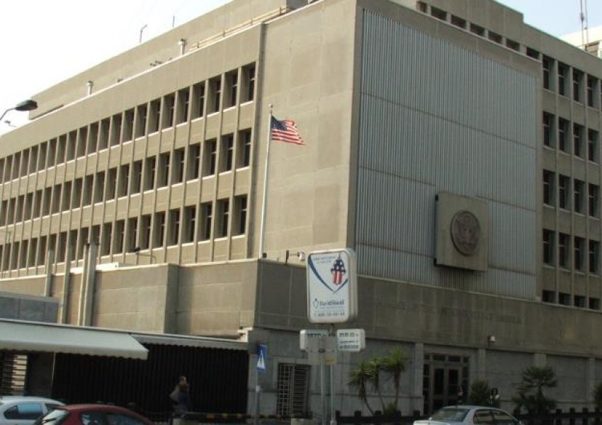Tel Aviv, mbyllet ambasada amerikane/ Dëme afër godinës nga raketat iraniane