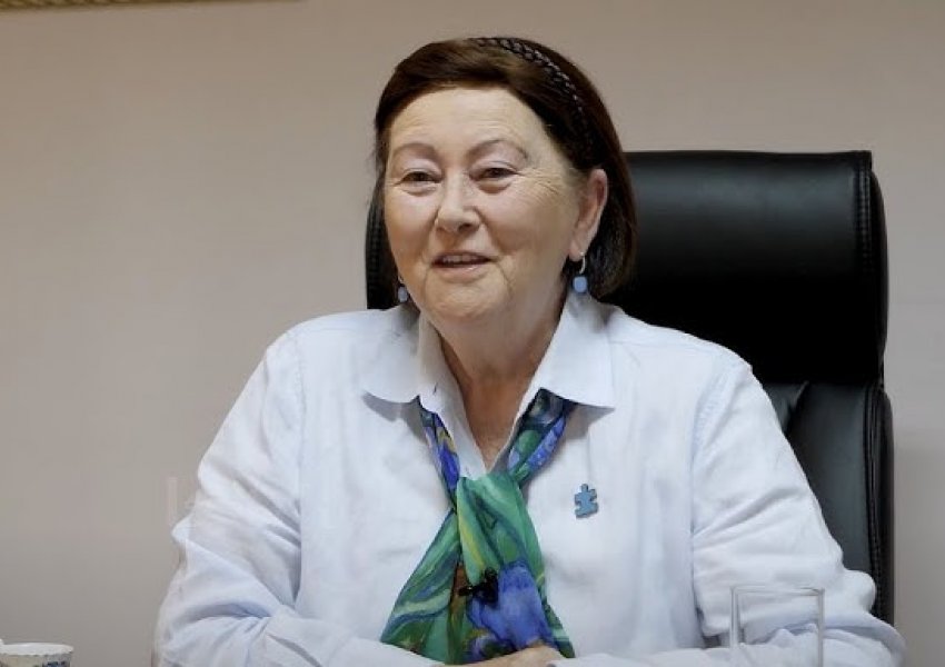 Liri Berisha rrëzon teorinë ‘famëkeqe’ për autizmin: Nuk e krijon vaksina