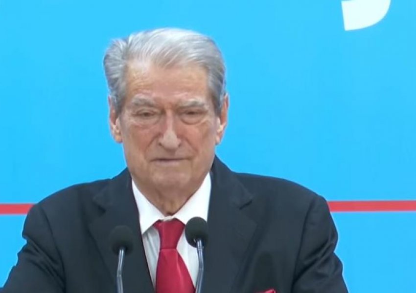 LIVE - Kreu i PD-së Sali Berisha në konferencë me gazetarët