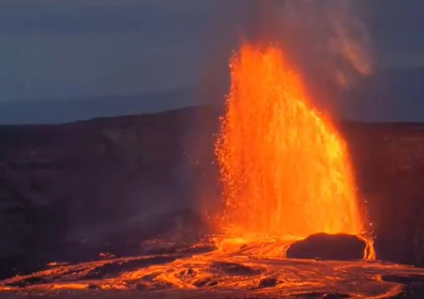 Ishujt Hawaii/ Vullkani Kilauea lëshoi lavën me lartësi deri në 300 m