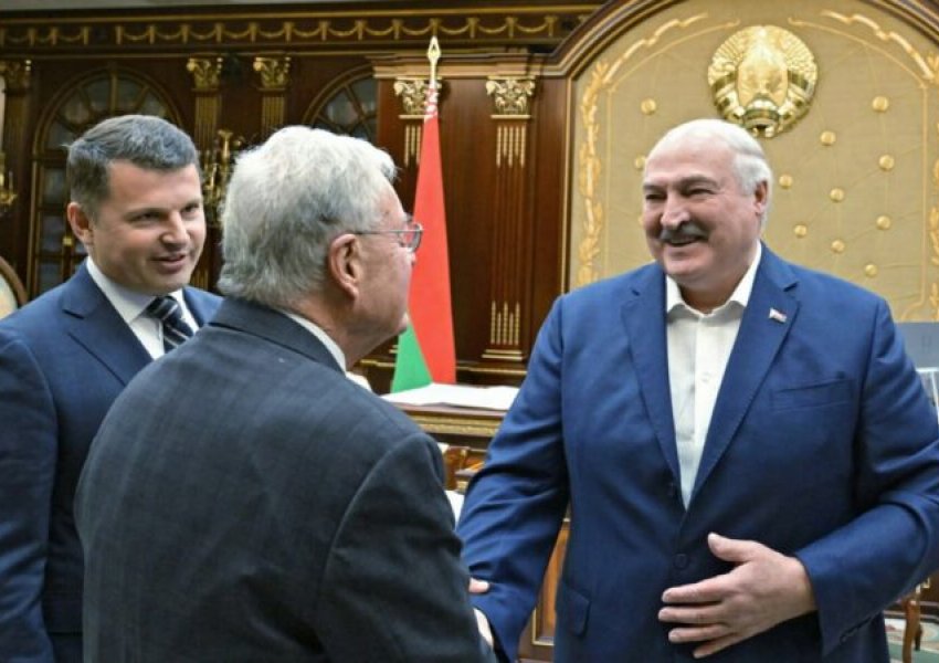 I dërguari i Trump në Bjellorusi, Lukashenko liron nga burgu liderin e opozitës pas takimit me Kellogg