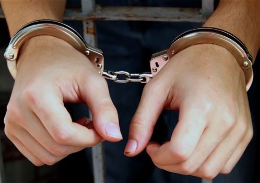 Italia e kërkonte për grabitje e vrasje, 33 vjeçari jetonte në Tiranë