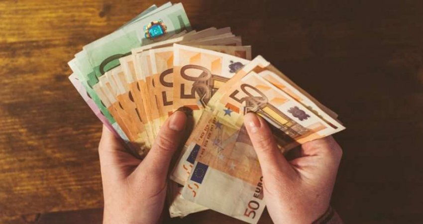 Prizren: Vodhi çantën me 5 mijë euro, policia arreston të dyshuarin