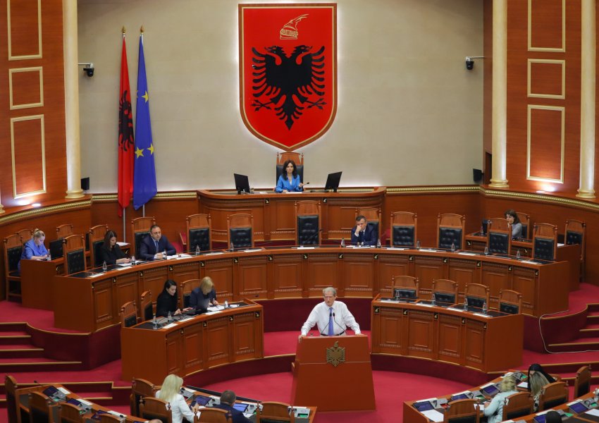 Zgjedhja e Avokatit të Popullit/ Berisha: Po mashtroni hapur, ne e sollëm çështjen gjer në votim, ju e shtytë në momentin e fundit