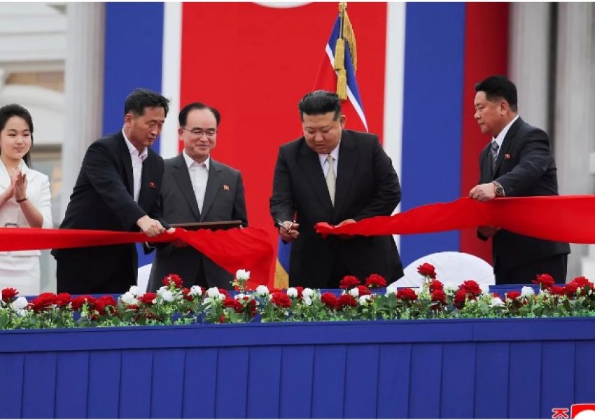 Koreja e Veriut do të hapë një vendpushim në plazh, ndërsa Kim Jong-un synon turizmin
