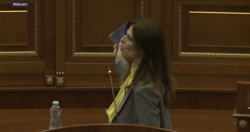 “Regjia ju lutem ta ndërpres fjalën”, Avni Dehari t’i ndalet mikrofoni Çitakut dhe Bajramit