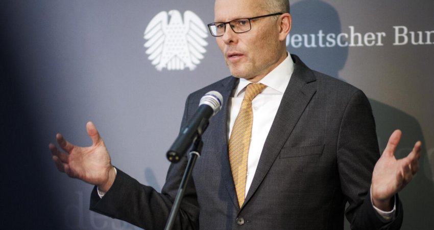 Deputeti gjerman në Bundestag: Të çmontohen strukturat paralele në veri të Kosovës