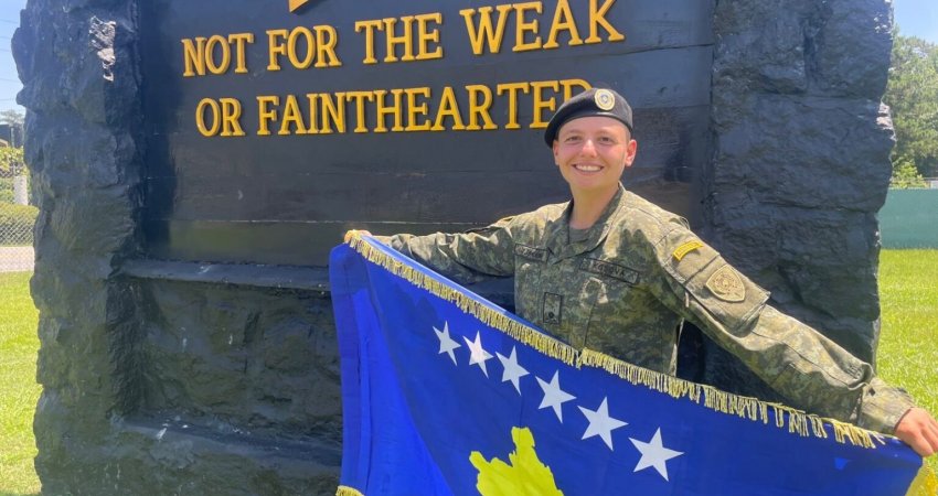 Oficerja e FSK-së, gruaja e parë ndërkombëtare që diplomon në “Ranger School” të SHBA-së
