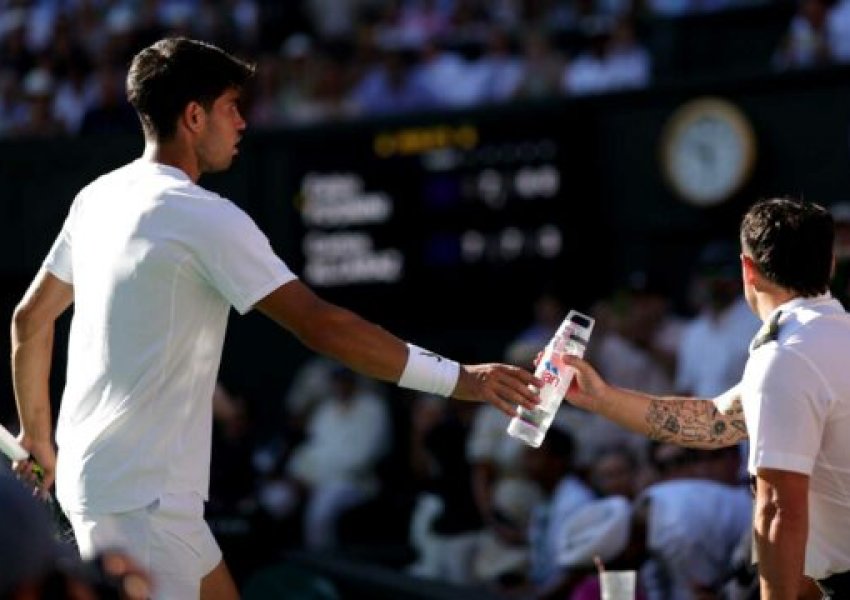 Momenti prekës në ‘Wimbledon’, Alcaraz kujdeset për tifozen që humbi ndjenjat gjatë ndeshjes së tenisit