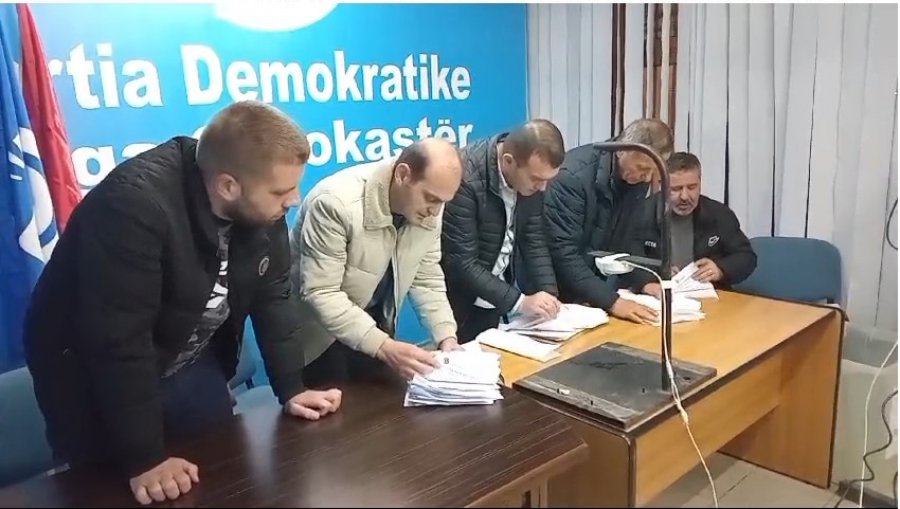 Primaret/ Nis numërimi i votave në Qarkun e Gjirokastrës 