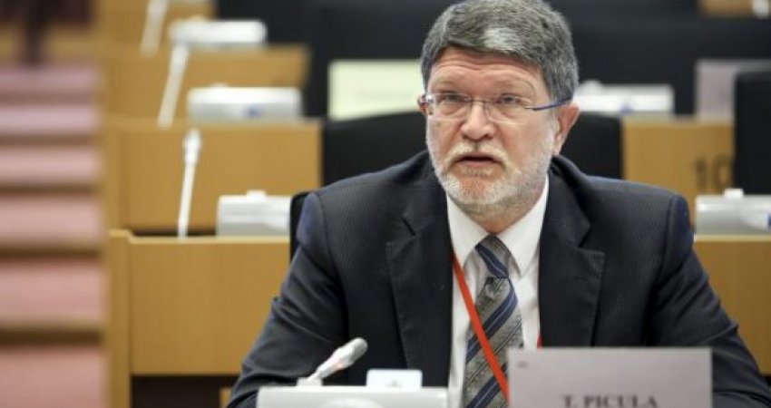 Raportuesi i PE-së për Serbinë fajëson Vuçiqin për mosrealizimin e takimeve