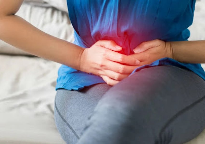 A mundet që stresi t’ju vonojë menstruacionet?