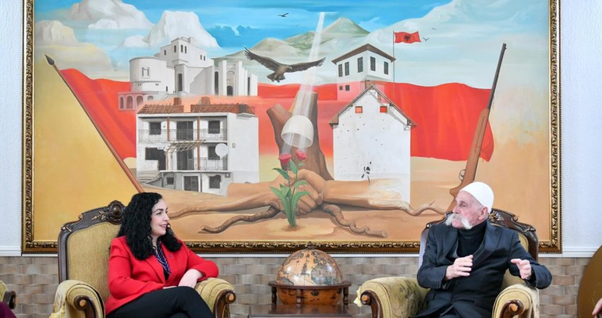 Presidentja Osmani pritet në kullën e Jasharajve në Prekaz