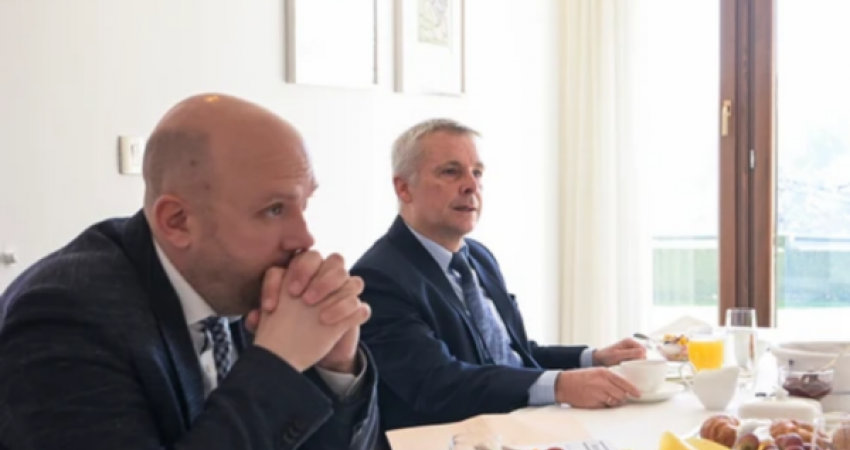 Ambasada gjermane: Shteti në radhë të parë, partitë politike në Kosovë të punojnë bashkë për formimin e Qeverisë