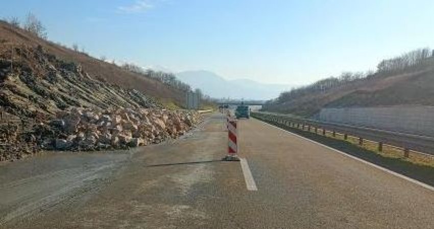 Pas shembjes së dheut, hapet për qarkullim autostrada “Ibrahim Rugova”