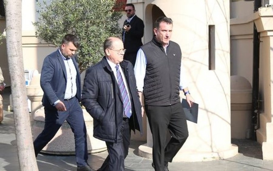 'Mos merrni pajisje regjistruese!', Veliaj me 'kasetë të gatshme' edhe takimin e avokatëve me gazetarët